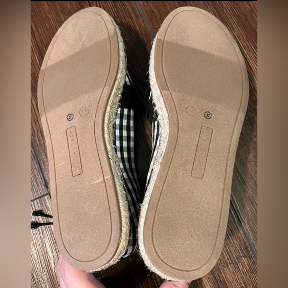 NWOT St John’s Bay Gingham Espadrilles. Size 7.5. - Picture 5 of 13